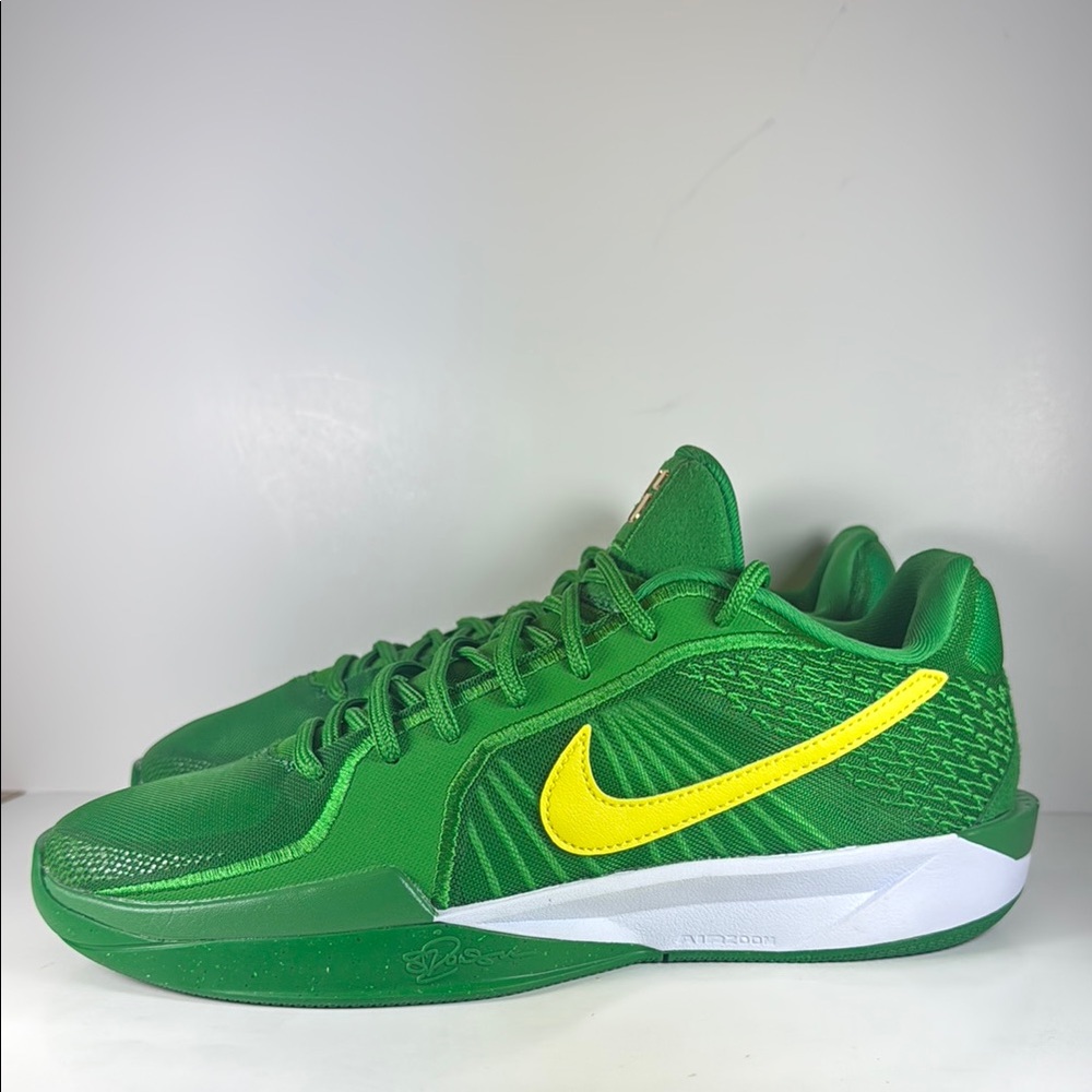 Nike Sabrina 2 Oregon Basketball Sneakers Women’s Size 9.5